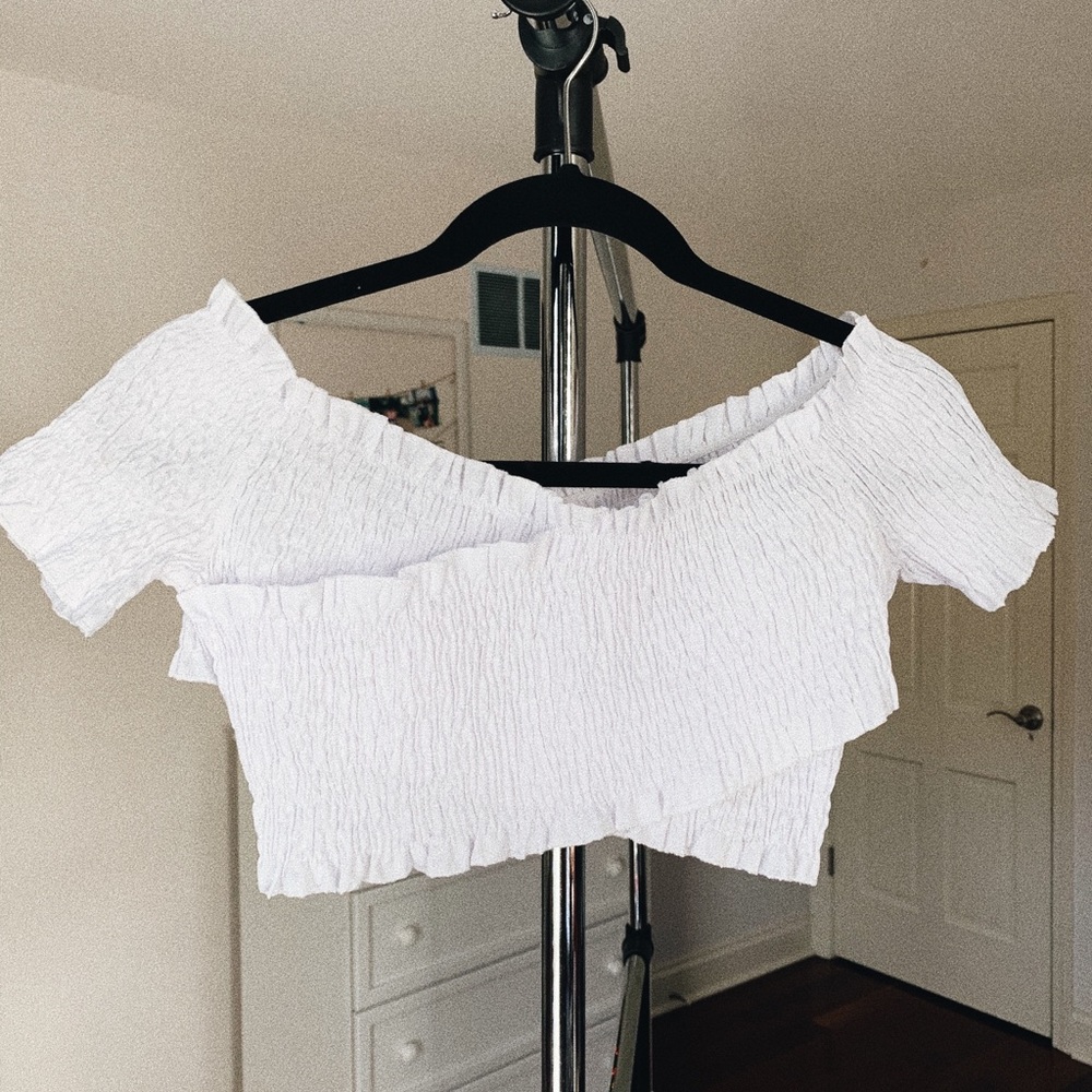 White smocked crop top - Picture 2 of 2